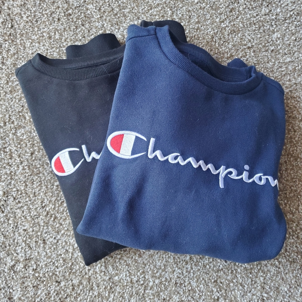 Champion Boys large Crewneck Sweatshirt blue and black